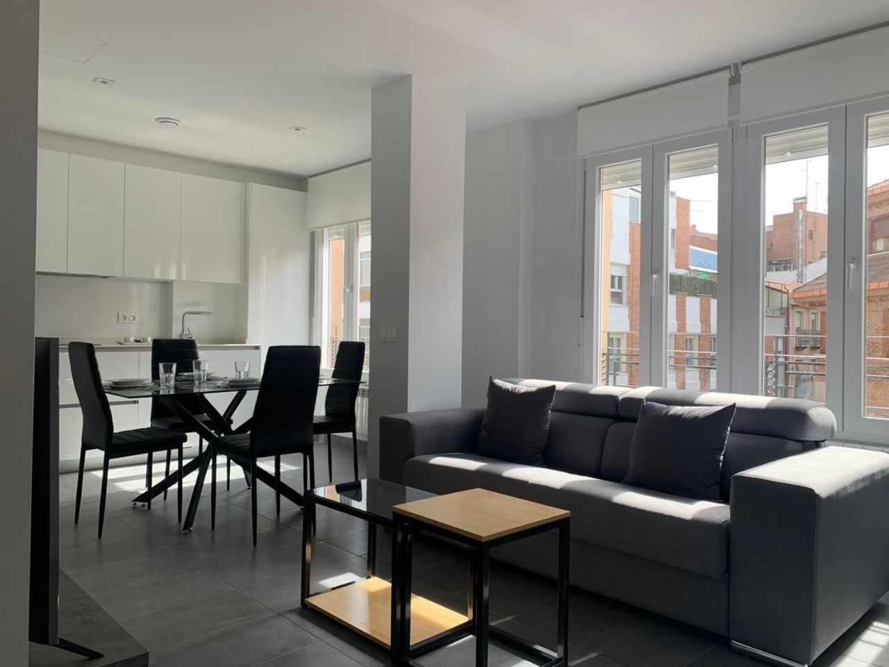 Ramon Y Cajal Suites De Luxe Leon Bagian luar foto