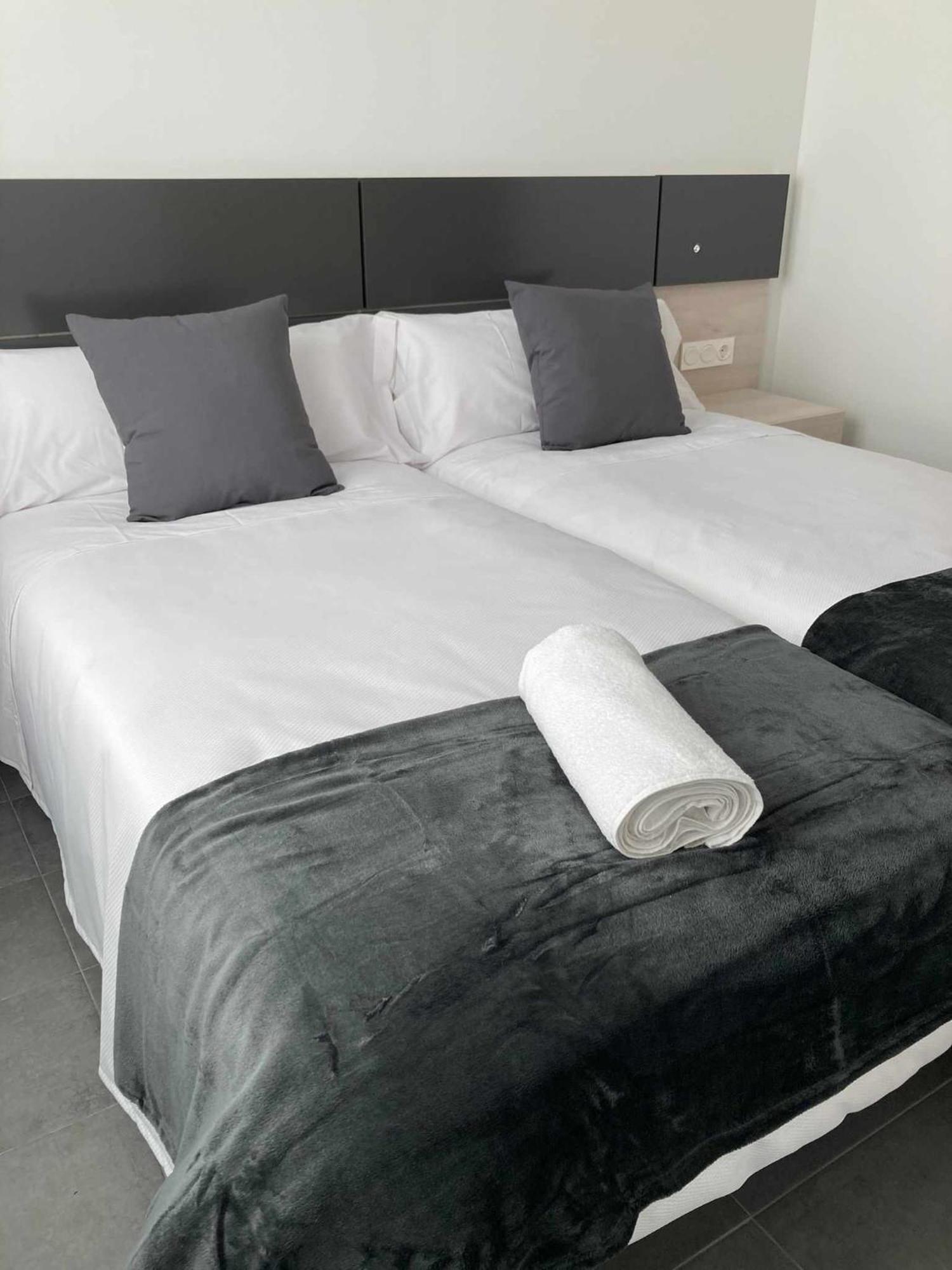 Ramon Y Cajal Suites De Luxe Leon Bagian luar foto